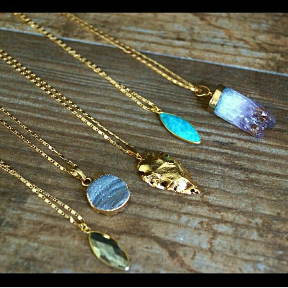 Function & Fringe necklace - Picture 3 of 4